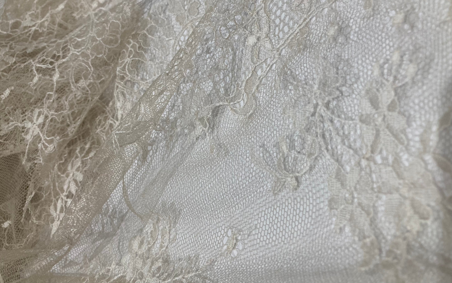リバーレース  950044.2/35 中巾 巾：約35㎝　ﾍﾞｰｼﾞｭ・サブレ/BEIGE SABLE